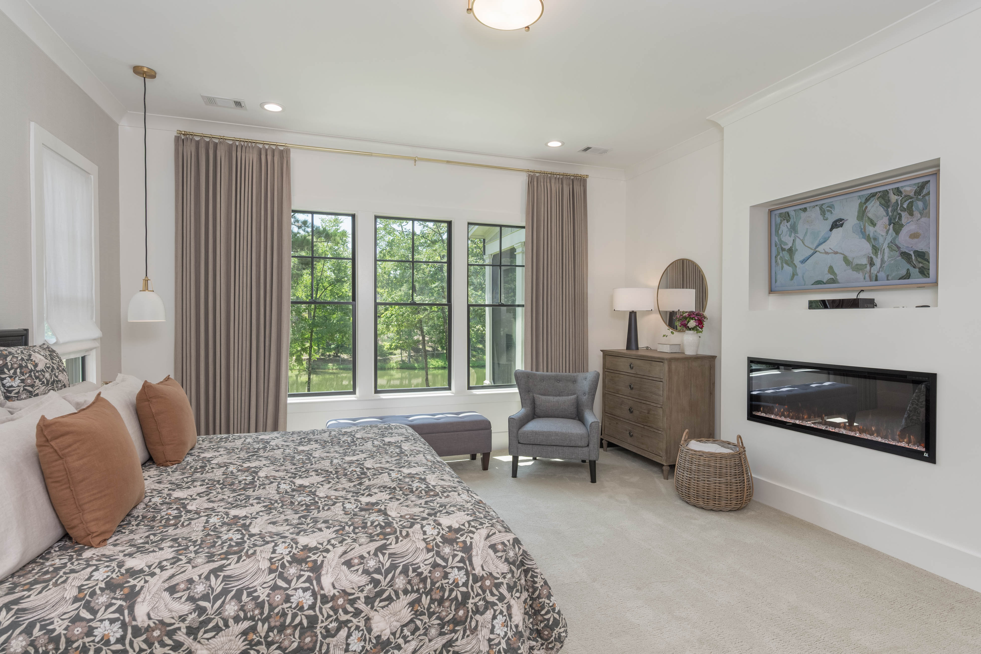 1041 Holt's Ferry image 22